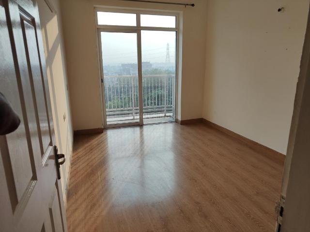 2 BHK Apartment in Sector 131 for resale Noida. The reference number is 20141323