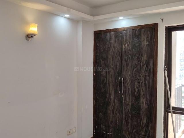 2 BHK Apartment in Sector 137 for rent Noida. The reference number is 19888495
