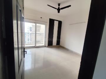 2 BHK Apartment in Sector 137 for rent Noida. The reference number is 20496358