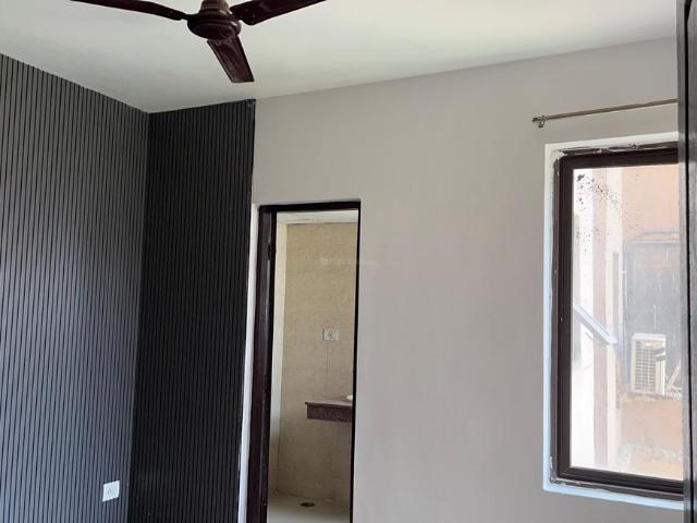 2 BHK Apartment in Sector 137 for rent Noida. The reference number is 20496323