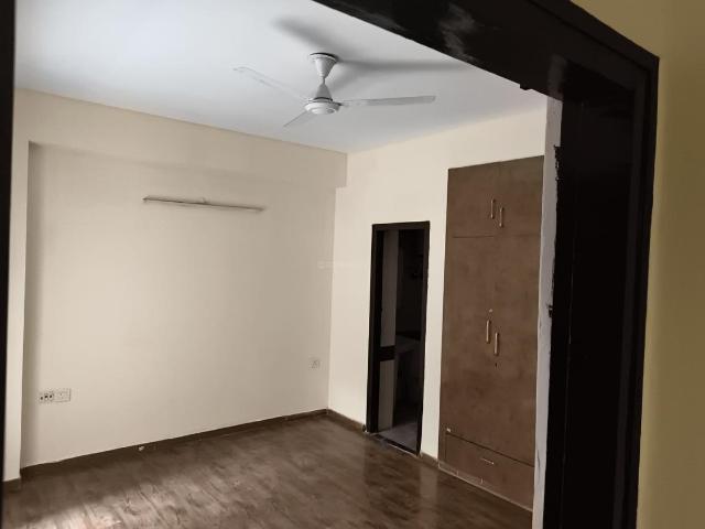 2 BHK Apartment in Sector 137 for rent Noida. The reference number is 20929762