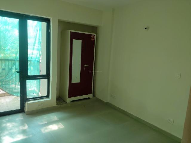 2 BHK Apartment in Sector 137 for rent Noida. The reference number is 21076267