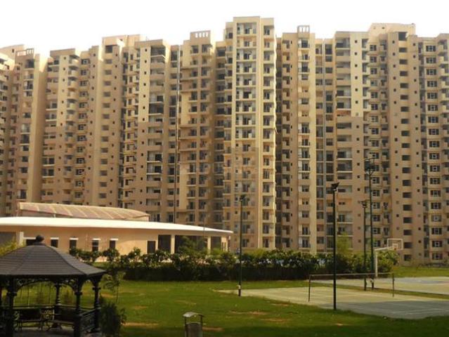 2 BHK Apartment in Sector 137 for resale Noida. The reference number is 20476578