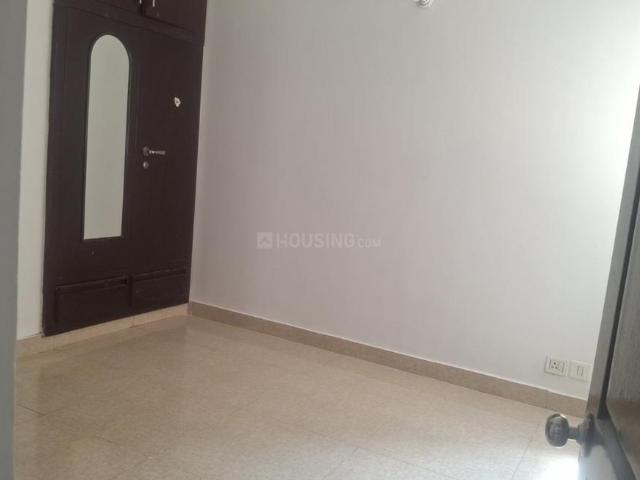 2 BHK Apartment in Sector 137 for resale Noida. The reference number is 21103974