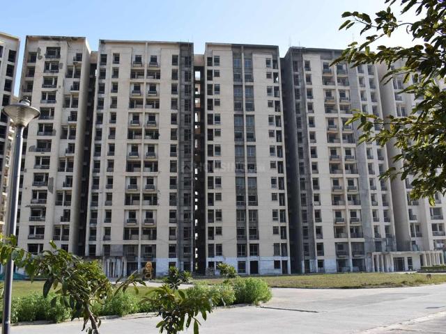 2 BHK Apartment in Sector 134 for resale Noida. The reference number is 19592288