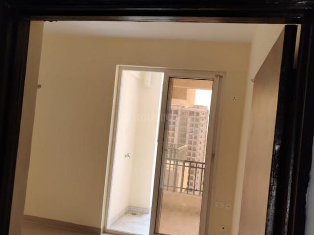 2 BHK Apartment in Sector 134 for resale Noida. The reference number is 21330754