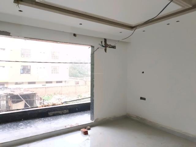 4 BHK Apartment in Sector 24 Rohini for resale New Delhi. The reference number is 20622562
