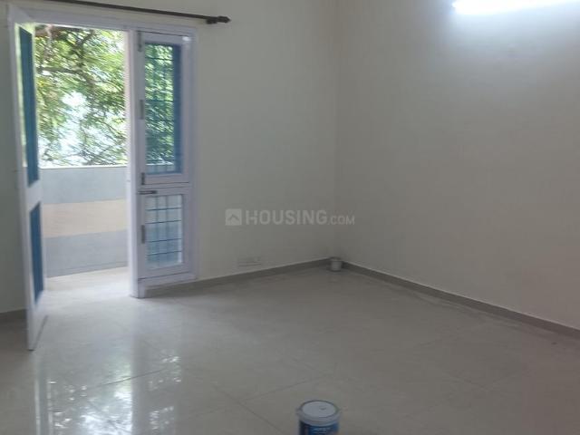 2 BHK Apartment in Sector 25 for resale Noida. The reference number is 20402693