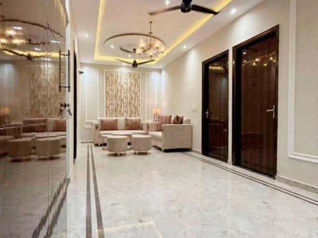 2 BHK Apartment in Sector 21 for rent Gurgaon. The reference number is 20627347