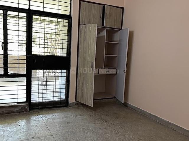 2 BHK Apartment in Sector 22 Dwarka for rent New Delhi. The reference number is 19608477