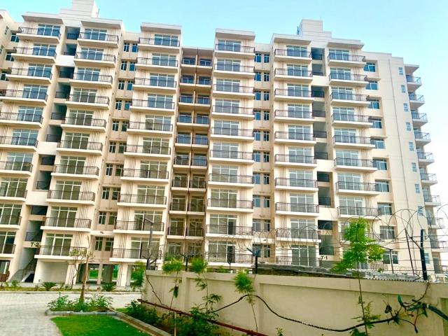 2 BHK Apartment in Sector 36 for resale Gurgaon. The reference number is 20509395