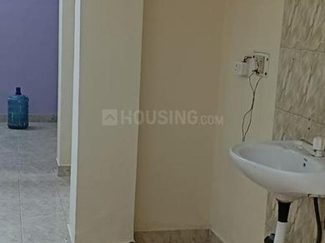 2 BHK Apartment in Sector 37 for rent Noida. The reference number is 20785888