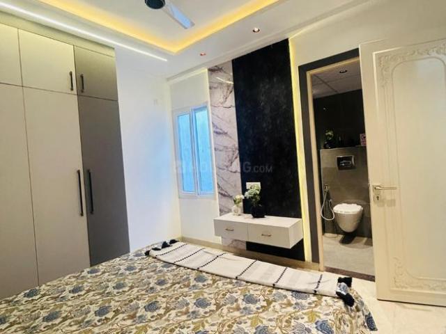 2 BHK Apartment in Sector 37 for resale Noida. The reference number is 20444477