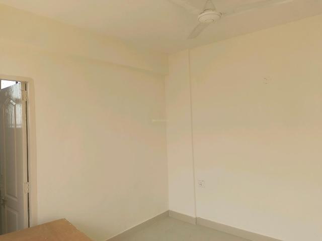 2 BHK Apartment in Sector 37C for rent Gurgaon. The reference number is 21152174