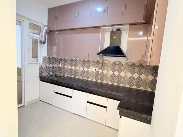 2 BHK Apartment in Sector 37D for rent Gurgaon. The reference number is 19884936