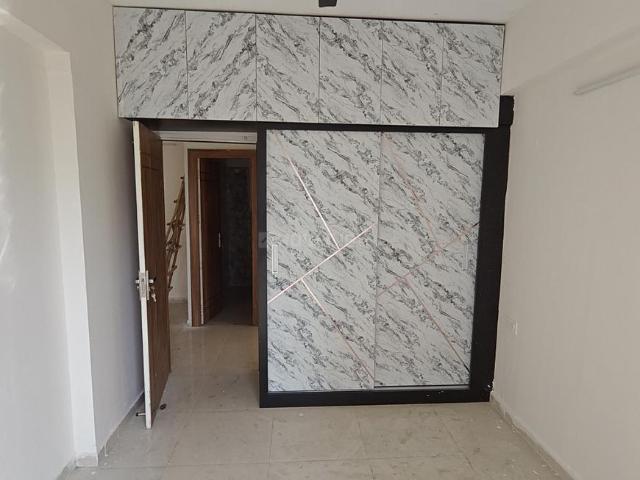 2 BHK Apartment in Sector 37D for rent Gurgaon. The reference number is 20120972