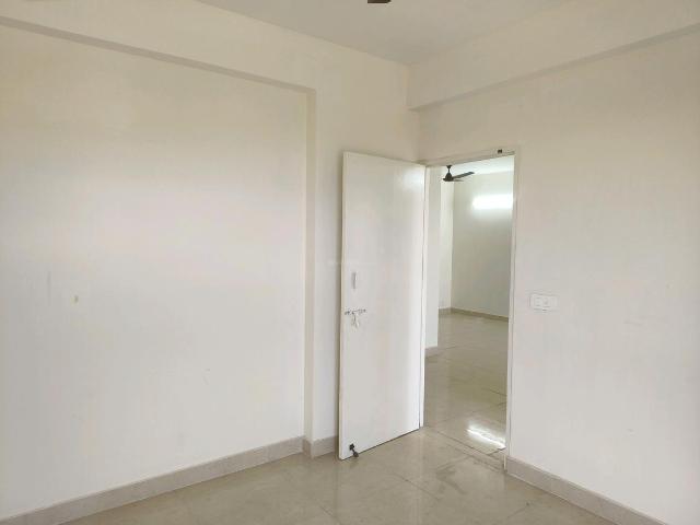 2 BHK Apartment in Sector 37D for resale Gurgaon. The reference number is 19618064