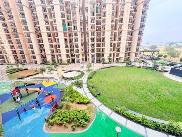 2 BHK Apartment in Sector 37D for resale Gurgaon. The reference number is 19912500