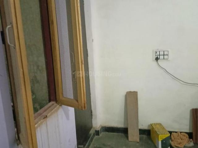 2 BHK Apartment in Sector 38 Rohini for rent New Delhi. The reference number is 19154624