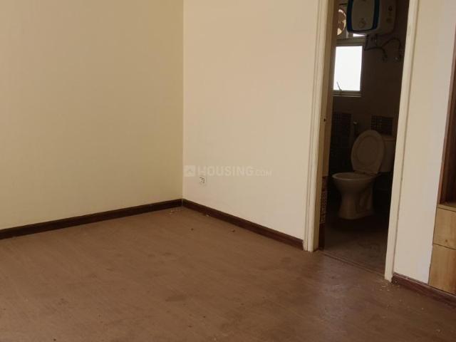 2 BHK Apartment in Sector 33 for rent Bhiwadi. The reference number is 20475991