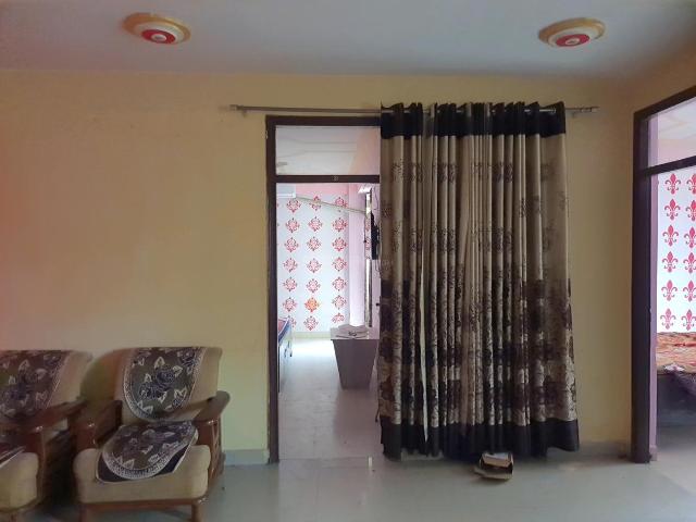 2 BHK Apartment in Sector 33 for rent Sohna. The reference number is 20720418