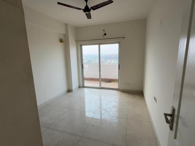 2 BHK Apartment in Sector 33 for rent Sohna. The reference number is 21135602