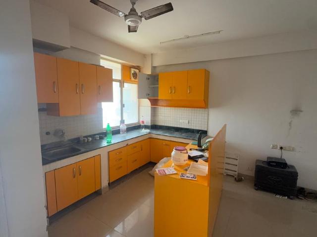 2 BHK Apartment in Sector 33 for rent Sohna. The reference number is 21180094