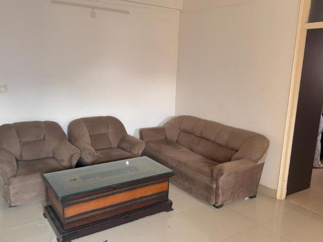 2 BHK Apartment in Sector 33 for rent Sohna. The reference number is 21180320