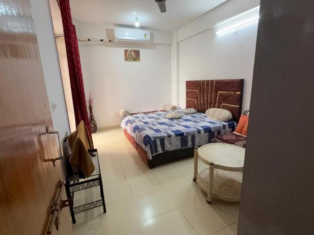 2 BHK Apartment in Sector 33 for rent Sohna. The reference number is 21334530