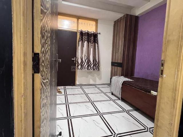 2 BHK Apartment in Sector 45 for rent Noida. The reference number is 21355560