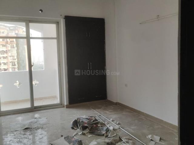 2 BHK Apartment in Sector 45 for resale Noida. The reference number is 18396901