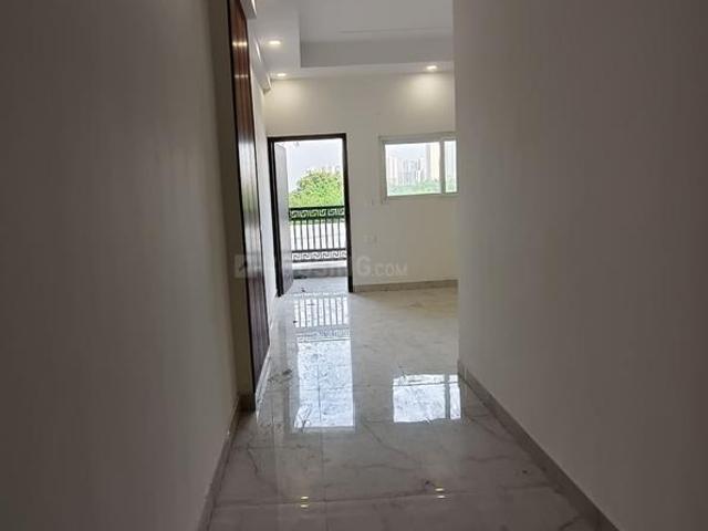 2 BHK Apartment in Sector 45 for resale Noida. The reference number is 21354392