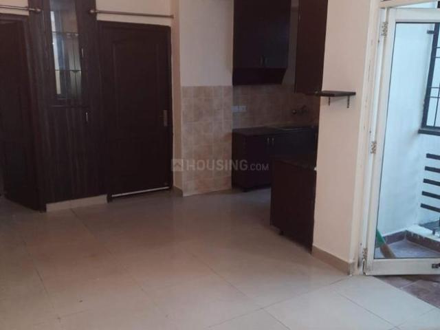 2 BHK Apartment in Sector 46 for rent Noida. The reference number is 21151559