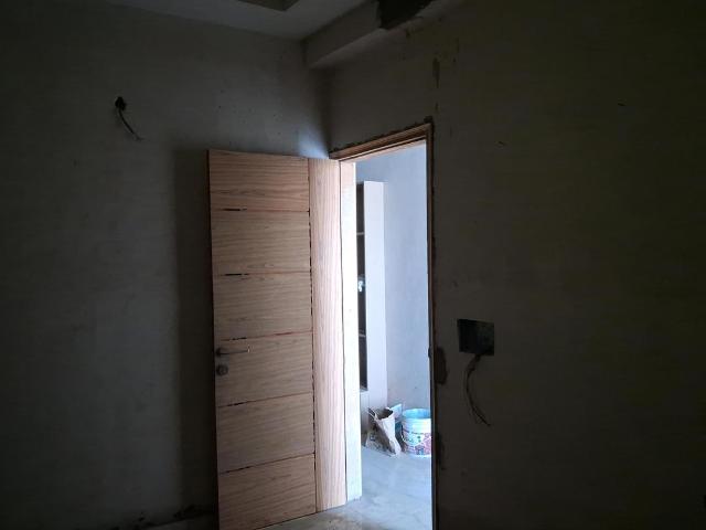 2 BHK Apartment in Sector 49 for resale Noida. The reference number is 21089465