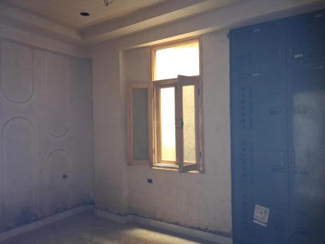 2 BHK Apartment in Sector 49 for resale Noida. The reference number is 21089488
