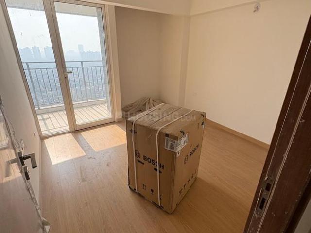 2 BHK Apartment in Sector 43 for rent Noida. The reference number is 19172402