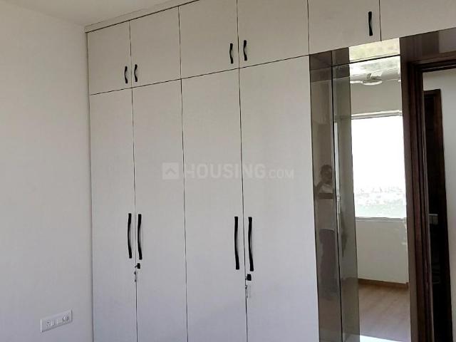 2 BHK Apartment in Sector 43 for rent Noida. The reference number is 19978429