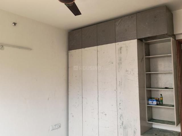 2 BHK Apartment in Sector 43 for rent Noida. The reference number is 20129015
