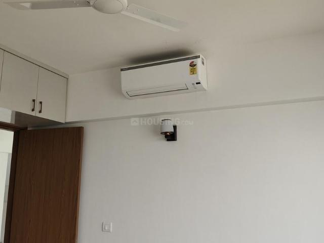 2 BHK Apartment in Sector 43 for rent Noida. The reference number is 20279592