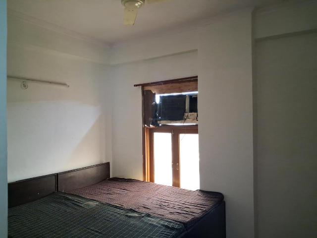 2 BHK Apartment in Sector 43 for rent Noida. The reference number is 20350034