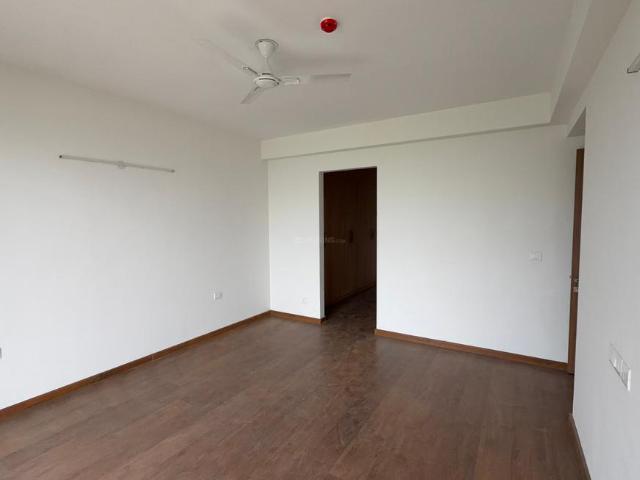 2 BHK Apartment in Sector 43 for rent Noida. The reference number is 20738005