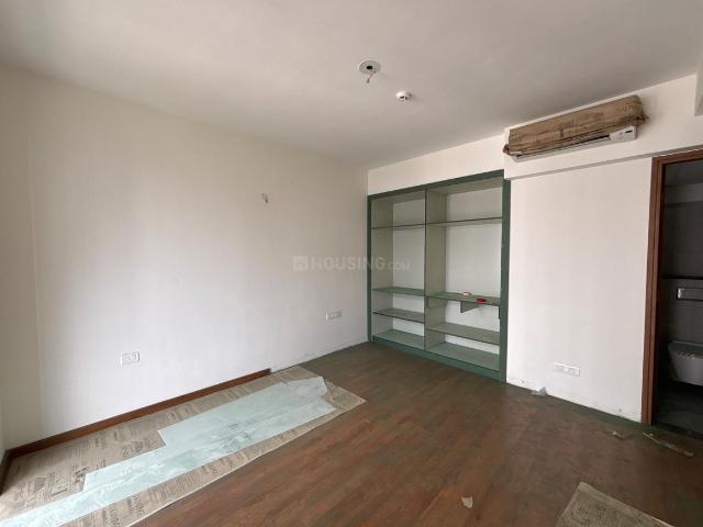 2 BHK Apartment in Sector 43 for rent Noida. The reference number is 20908020