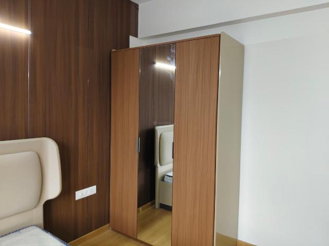 2 BHK Apartment in Sector 43 for rent Noida. The reference number is 20918102