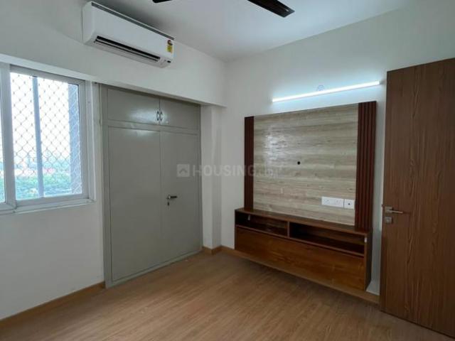 2 BHK Apartment in Sector 43 for rent Noida. The reference number is 21282376