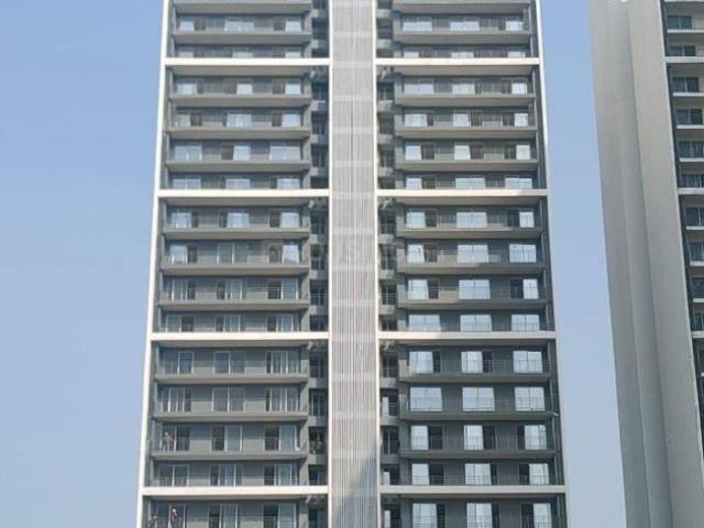 2 BHK Apartment in Sector 43 for resale Noida. The reference number is 18611992