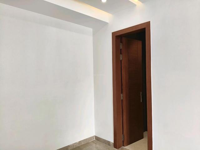 2 BHK Apartment in Sector 56 for resale Gurgaon. The reference number is 19365926
