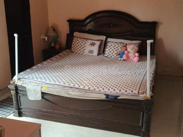 2 BHK Apartment in Sector 56 for resale Gurgaon. The reference number is 21155225