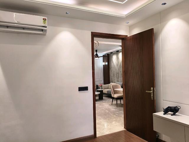 2 BHK Apartment in Sector 58 for resale Gurgaon. The reference number is 18837924