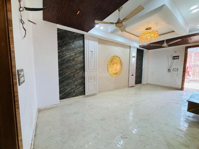 2 BHK Apartment in Sector 51 for resale Noida. The reference number is 20738798