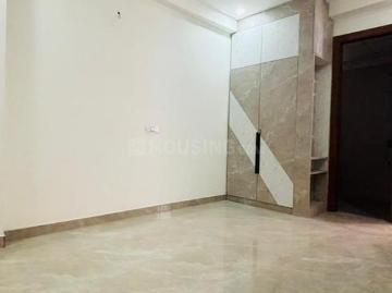 2 BHK Apartment in Sector 52 for resale Noida. The reference number is 19832167